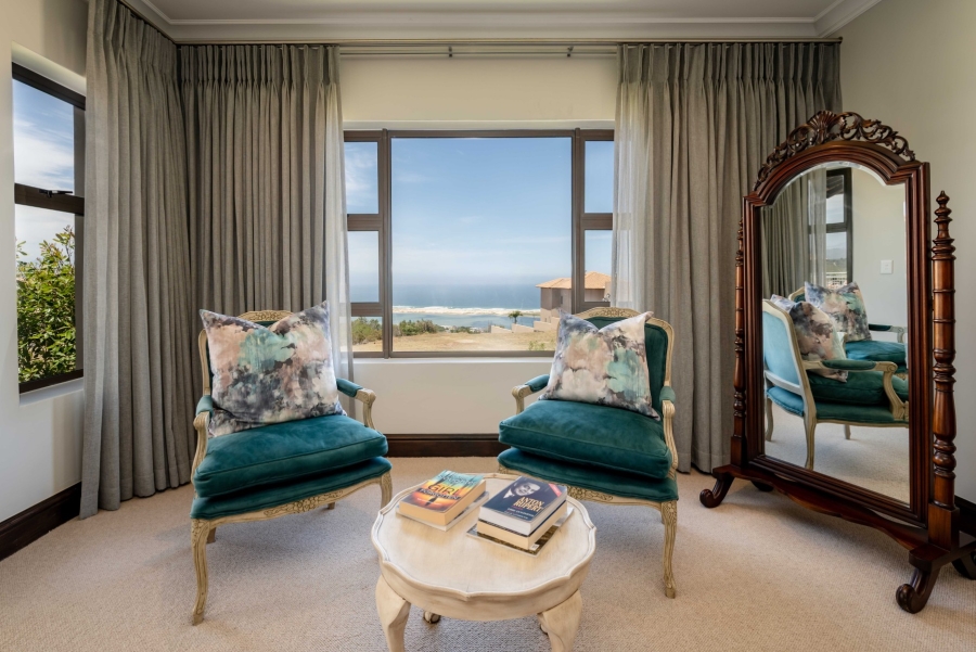 4 Bedroom Property for Sale in The Hill Western Cape